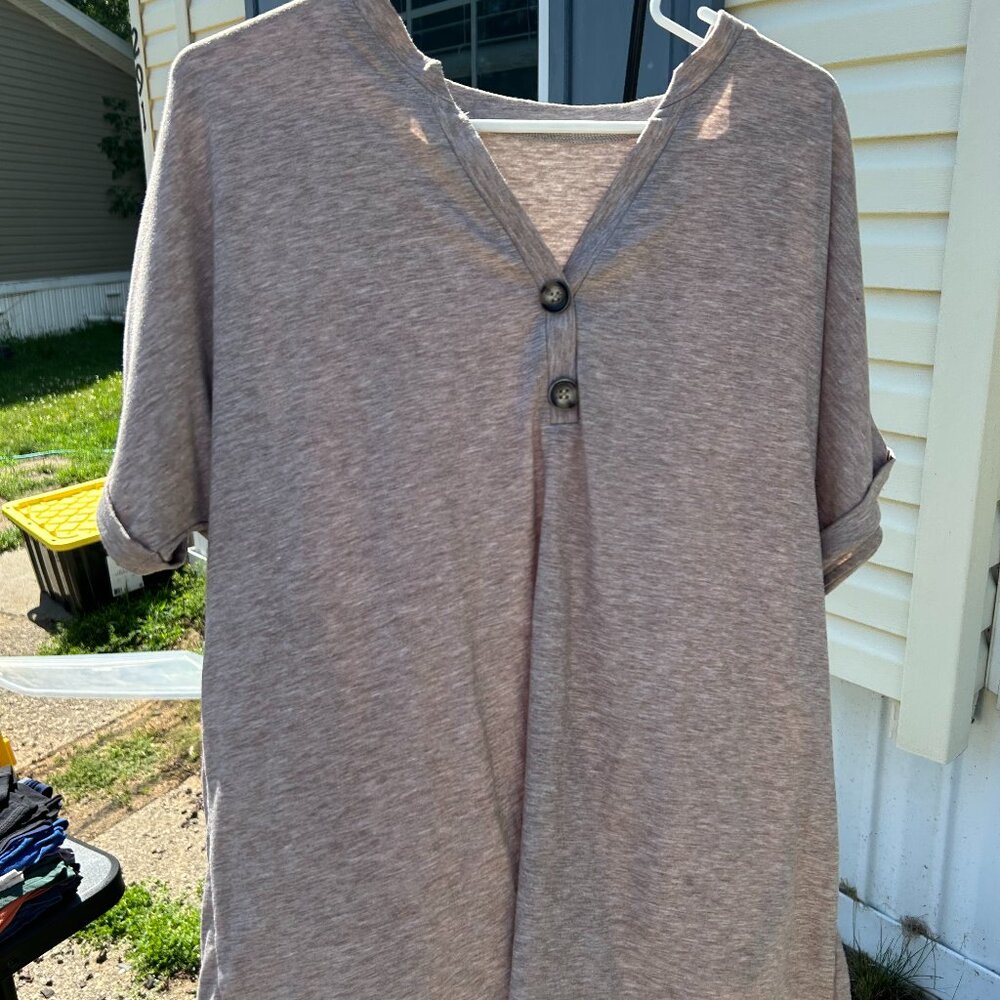 Cream Loose-Fit Button Detail T-Shirt – Casual, Lightweight, Size Medium